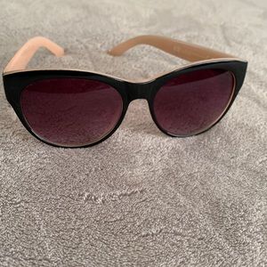 H&M black sunglasses